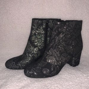 Jessica Simpson booties!